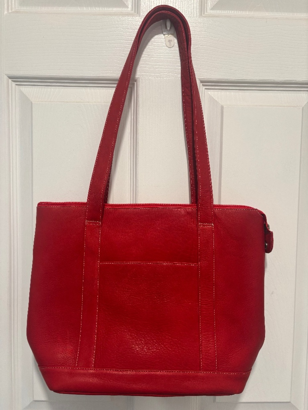 WOMEN'S DOUBLE STRAP SMALL POCKET LEATHER TOTE. RED.  NEW W/TAG.